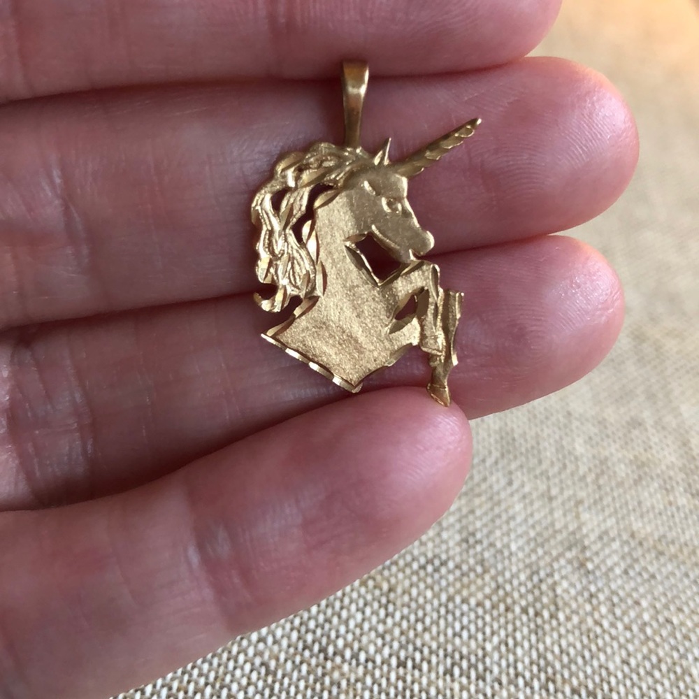 14k gold unicorn pendant